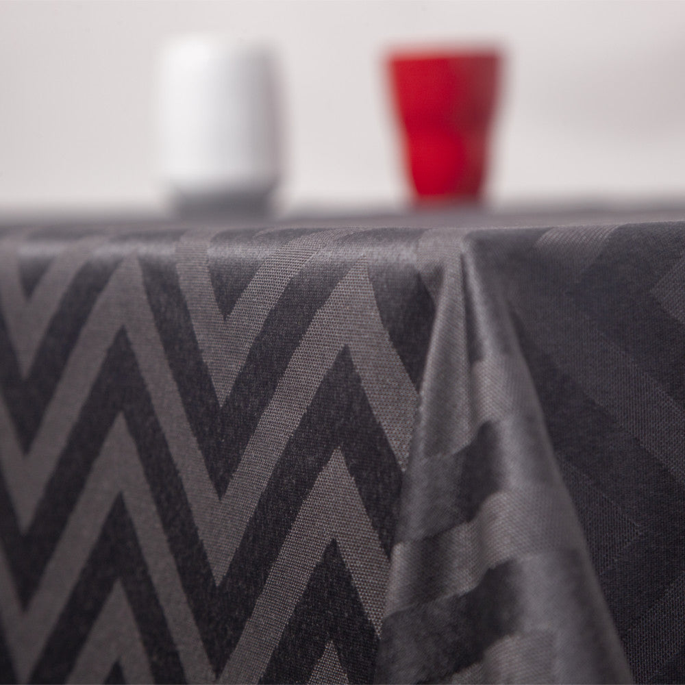 Elegant akryldug med vævet grafisk mønster