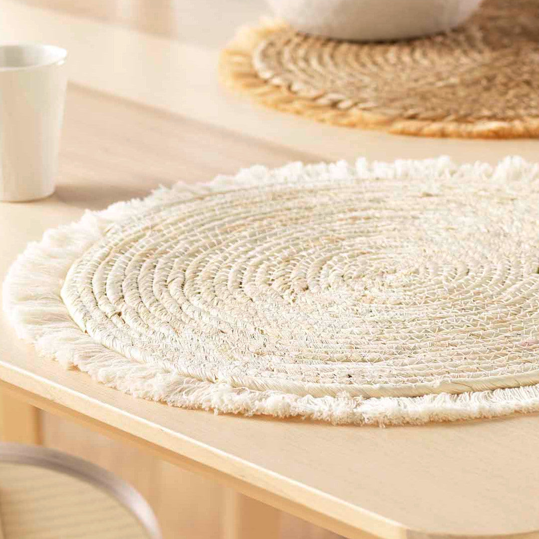 Cane Straw Oslo Linen - Rund dækkeserviet Ø 38 cm, miljø