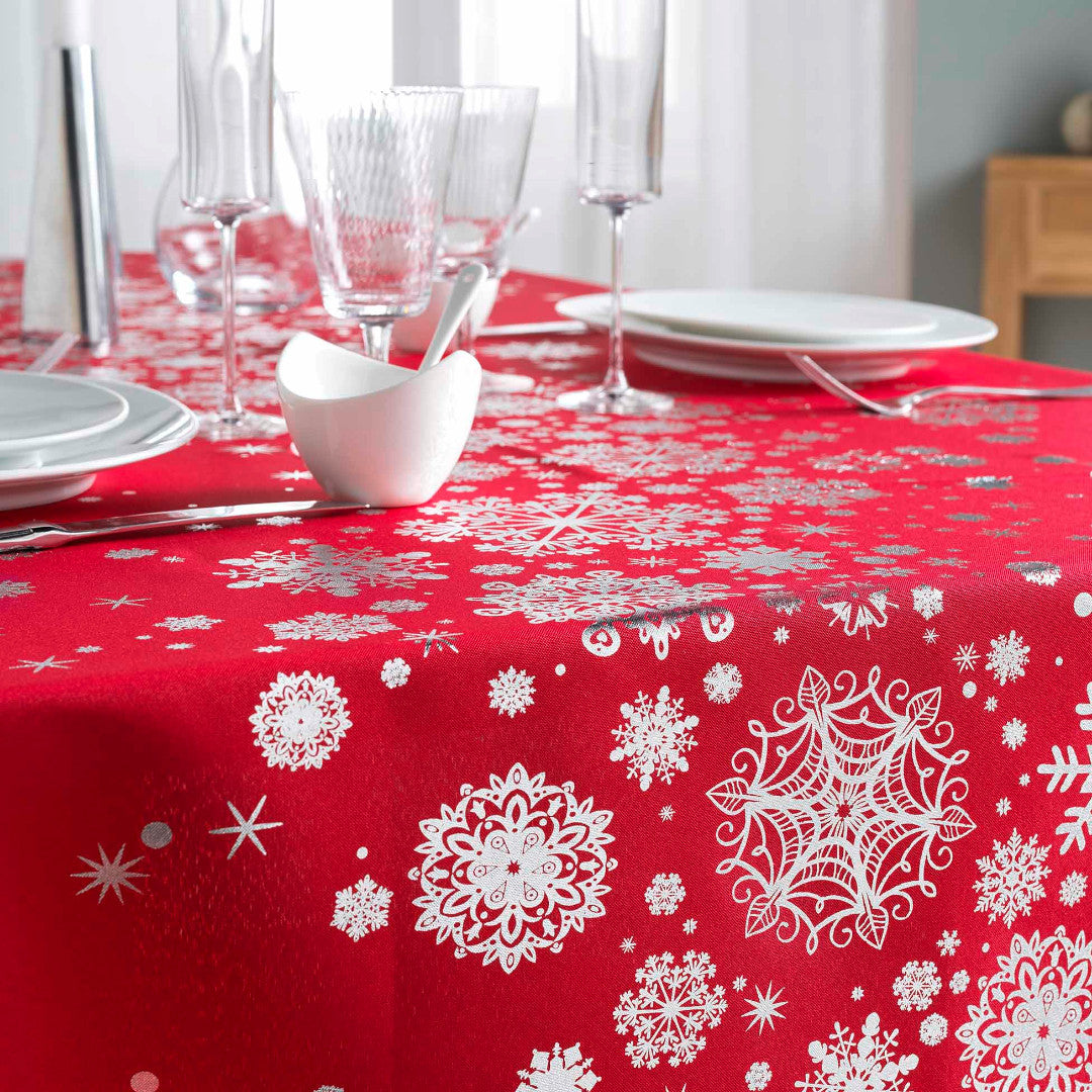 Constellation Snehimmel Rød/Sølv – Juledug med anti-plet 150 x 300 cm, nærbillede
