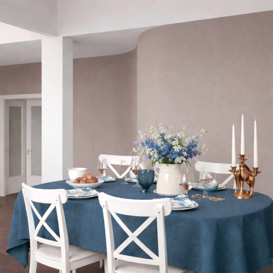 Dali Indigo – Ensfarvet akryldug, 160 cm bred, miljø