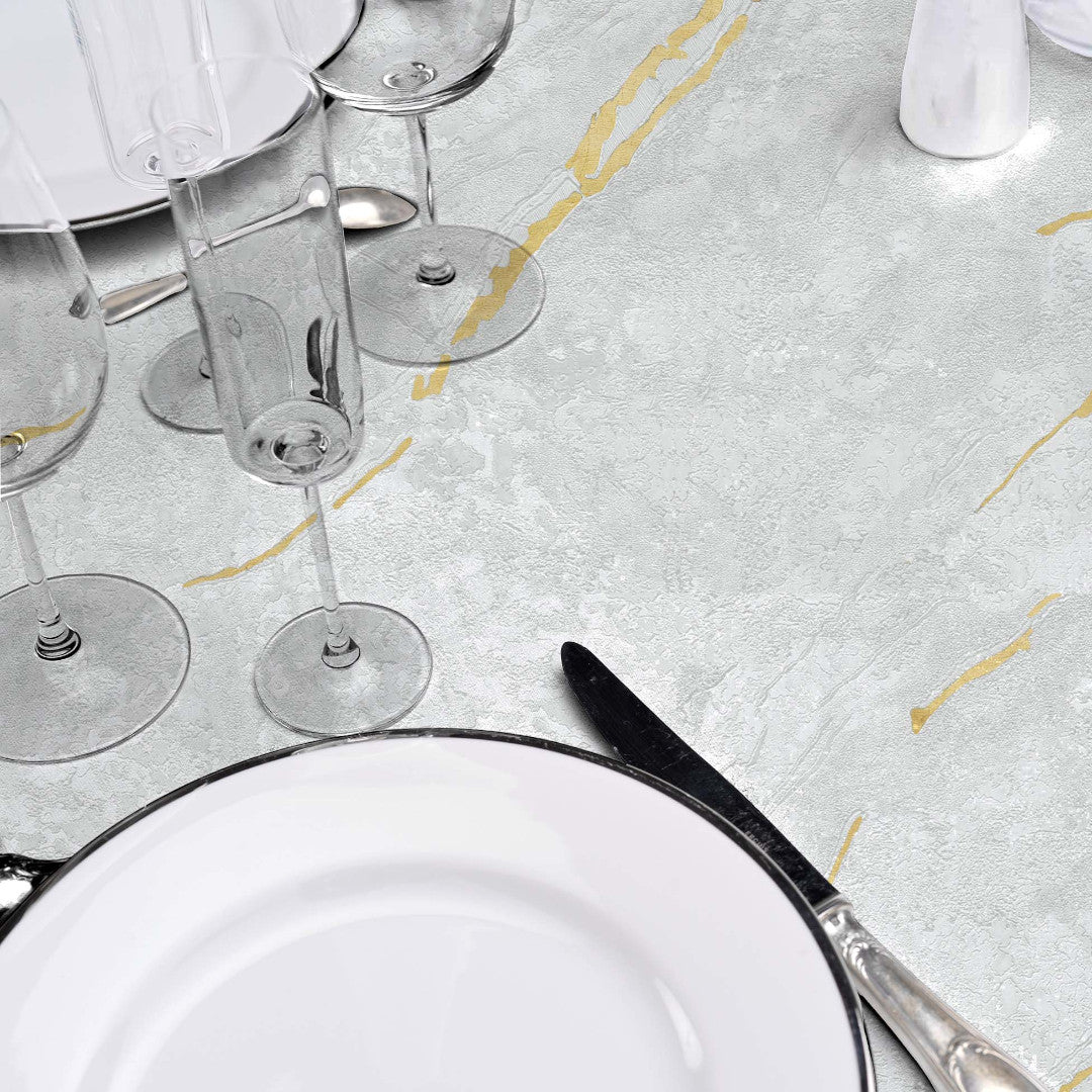 Lustral Metallic - Elegant voksdug med marmorstruktur og guldårer, nærbillede