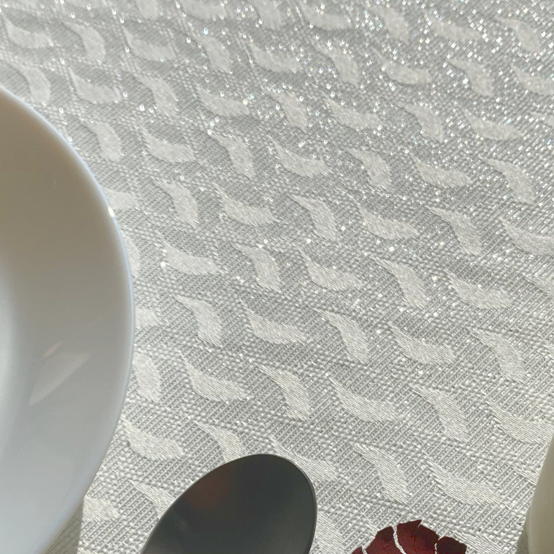 Munch Plata Sølvblad - Elegant akryldug med lurex i sølv, 160 cm bred, nærbillede