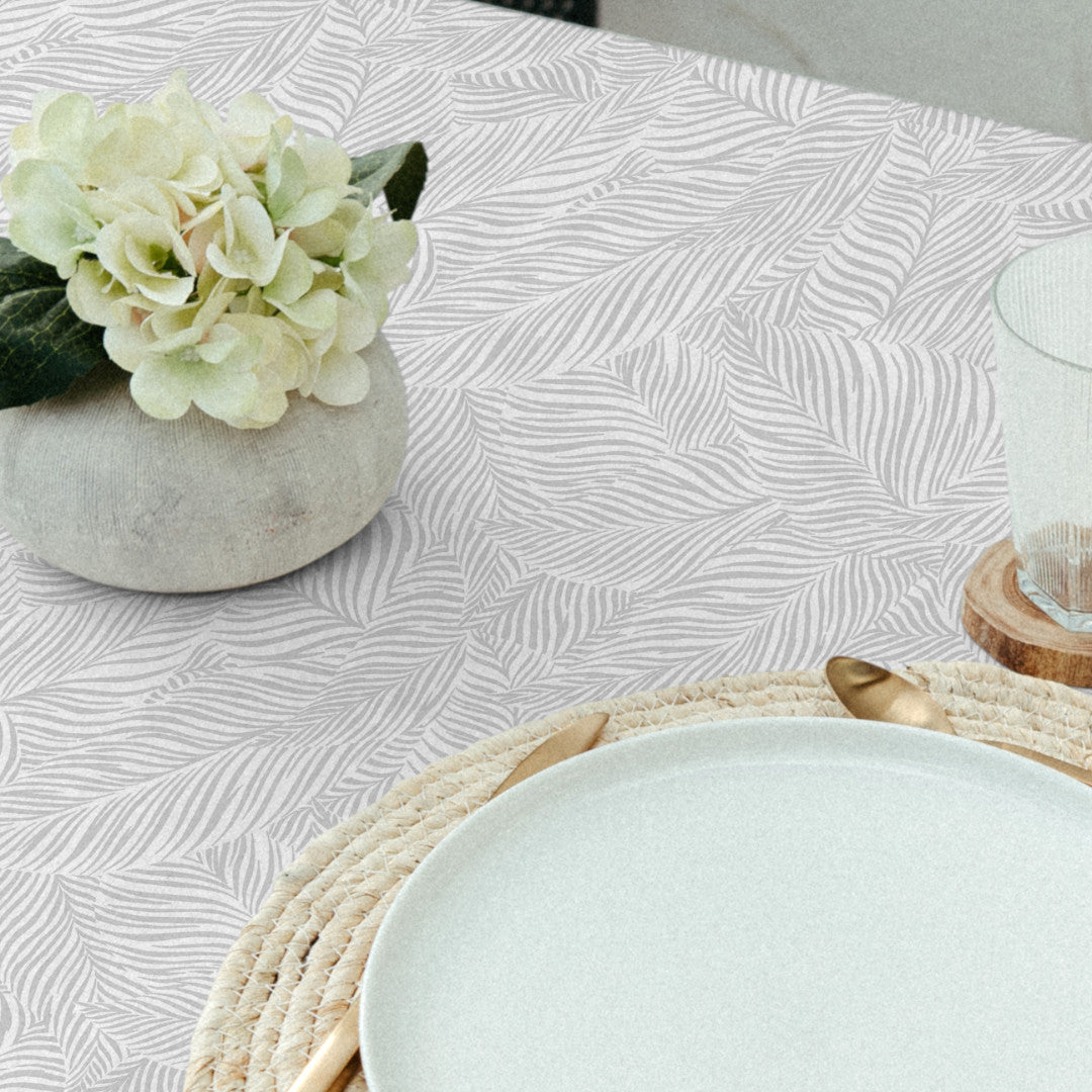 Nanda Grå – Akryldug med bløde palmeblade, nærbillede