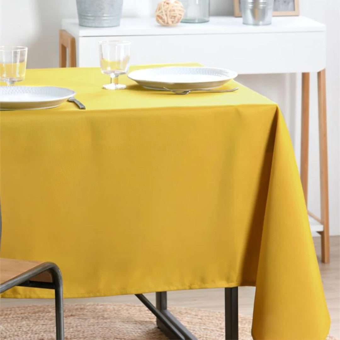 Nelson, ensfarvet kvadratisk dug med anti-plet 180 x 180 cm - Gul