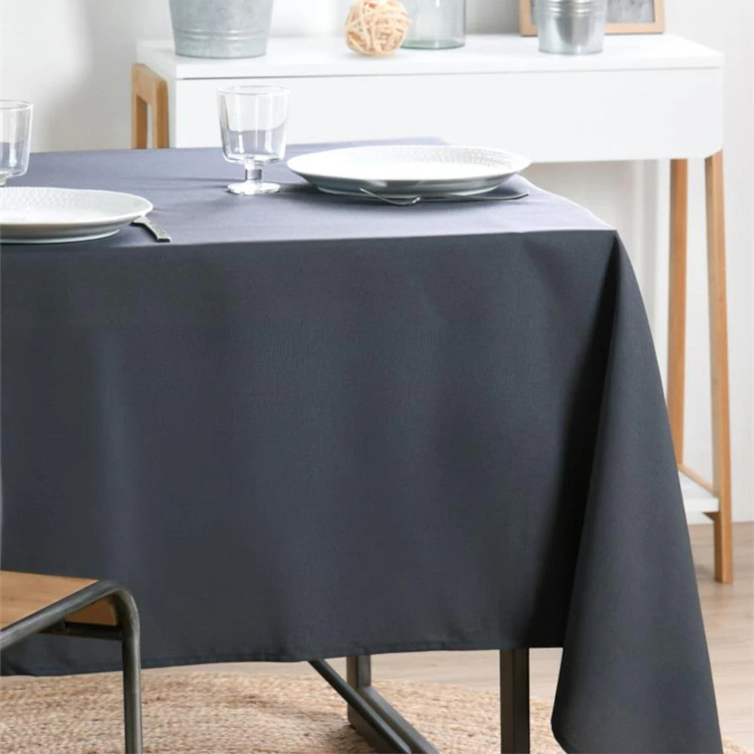 Nelson, ensfarvet kvadratisk dug med anti-plet 180 x 180 cm - Antracit