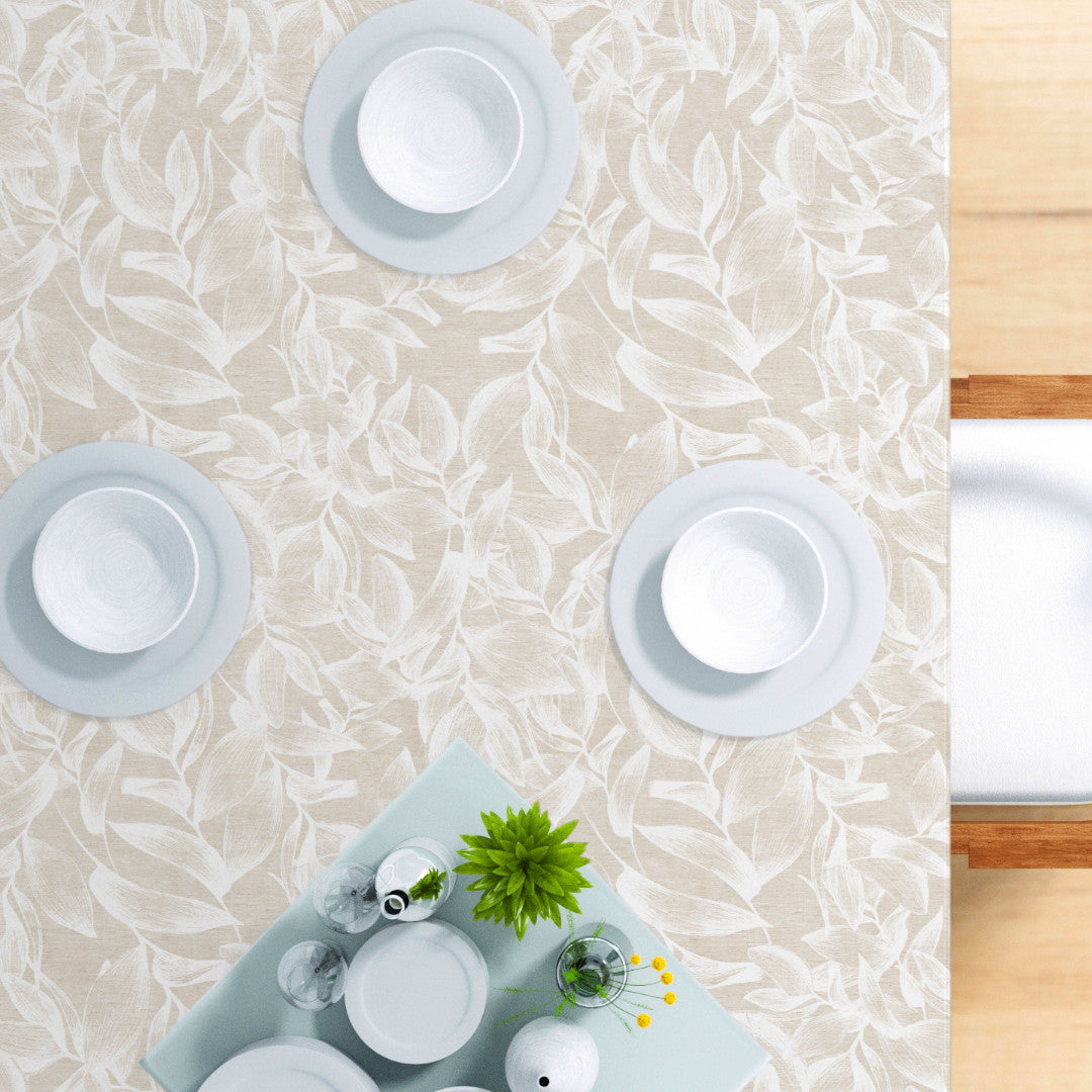 Nordfavn Cloe – Akryldug med botanisk mønster i naturhvide nuancer, bord