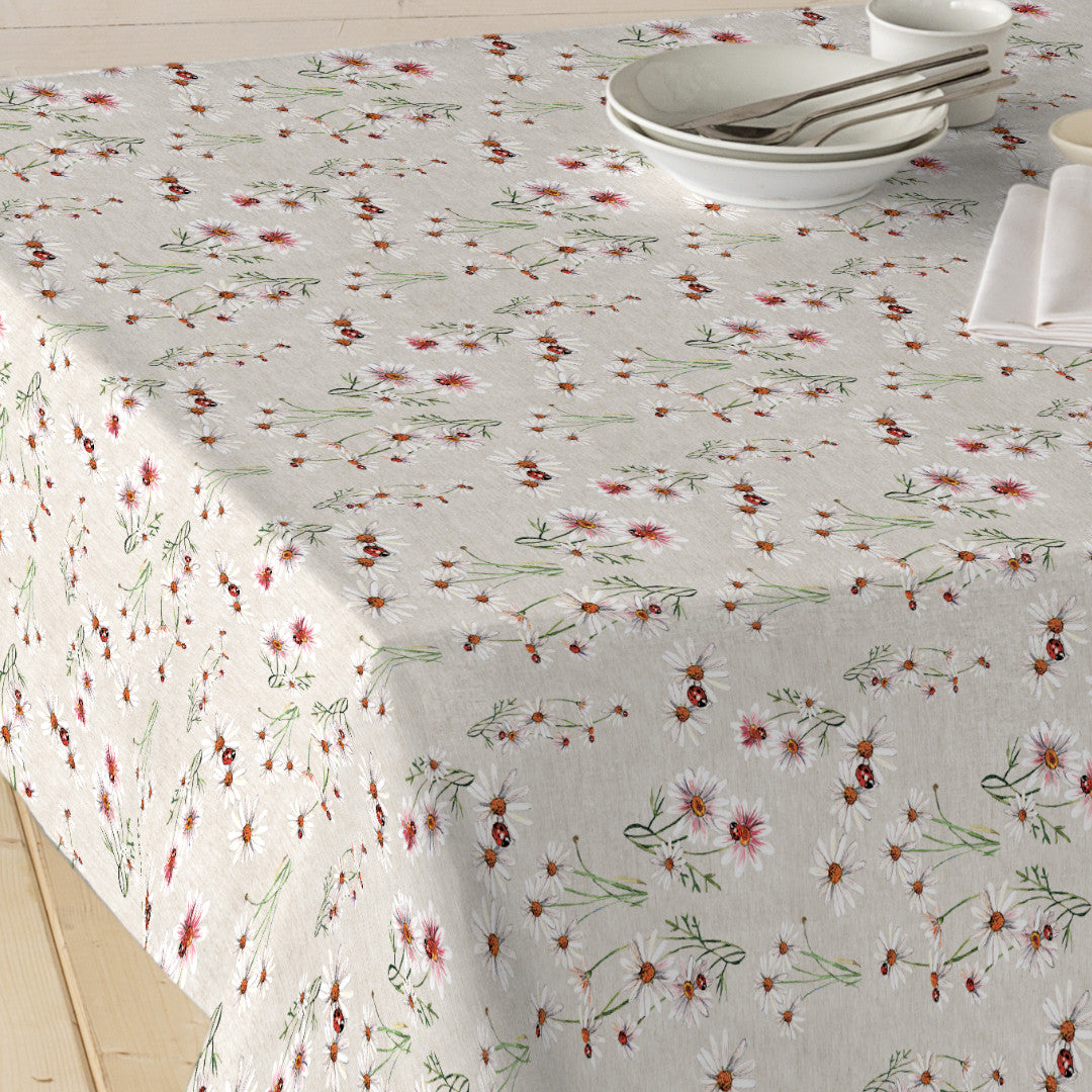 Nordfavn Fortuna – Akryldug med margueritter og mariehøns, bord