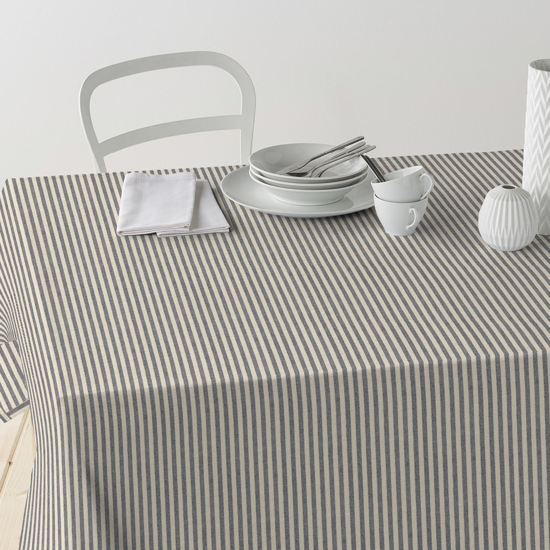 Nordfavn Ibiza Stengrå – Akryldug med striber på tværs i hørlook, bord