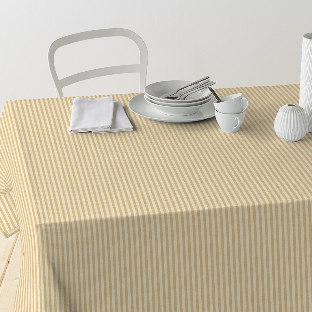 Nordfavn Ibiza Støvet Okker – Akryldug med striber på tværs i hørlook, bord