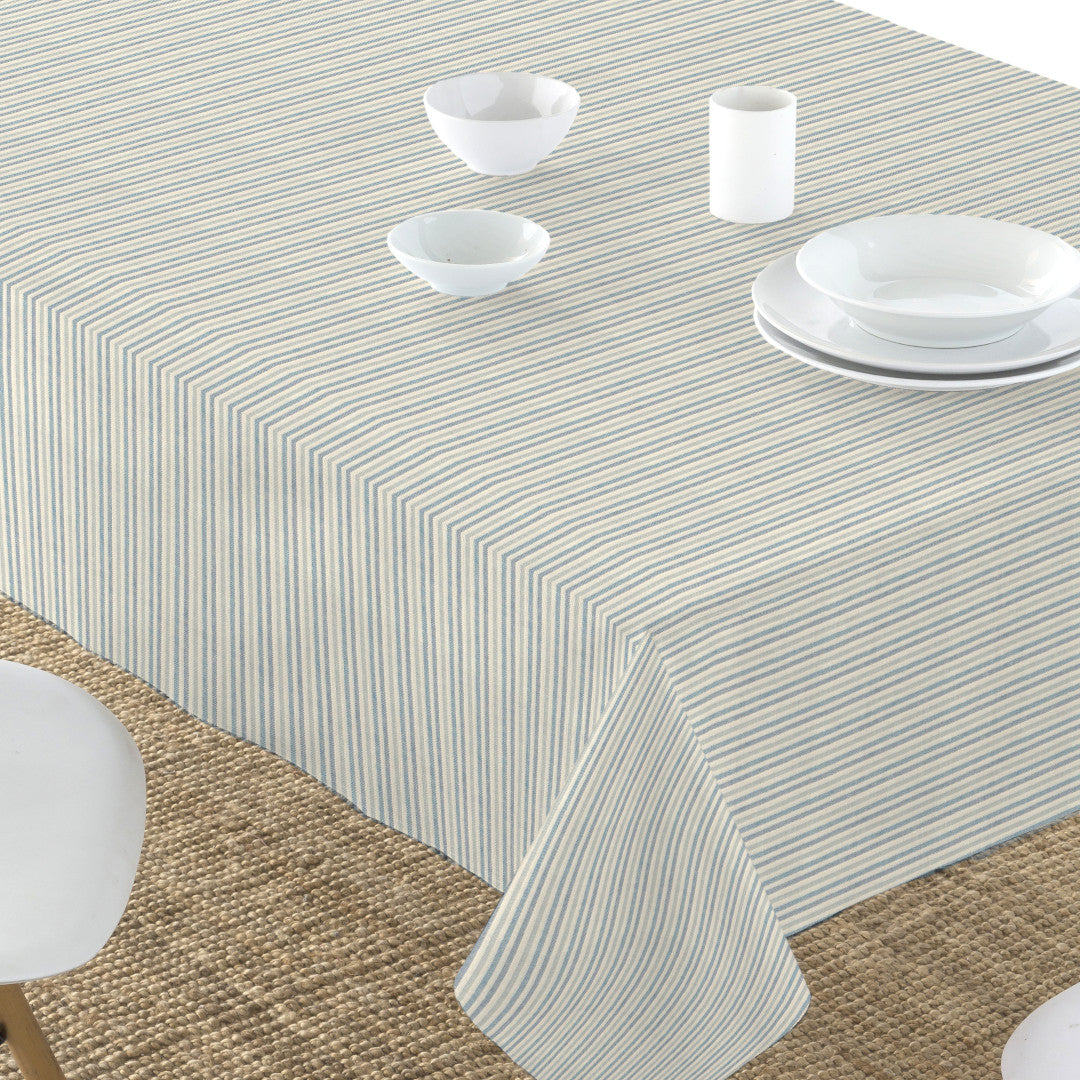 Nordfavn Pitiusa Havblå – Akryldug med små tværstriber, bord