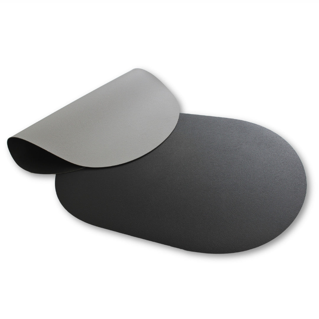 Moon oval dækkeserviet i kunstlæder – Black/Light grey – 30 x 45 cm