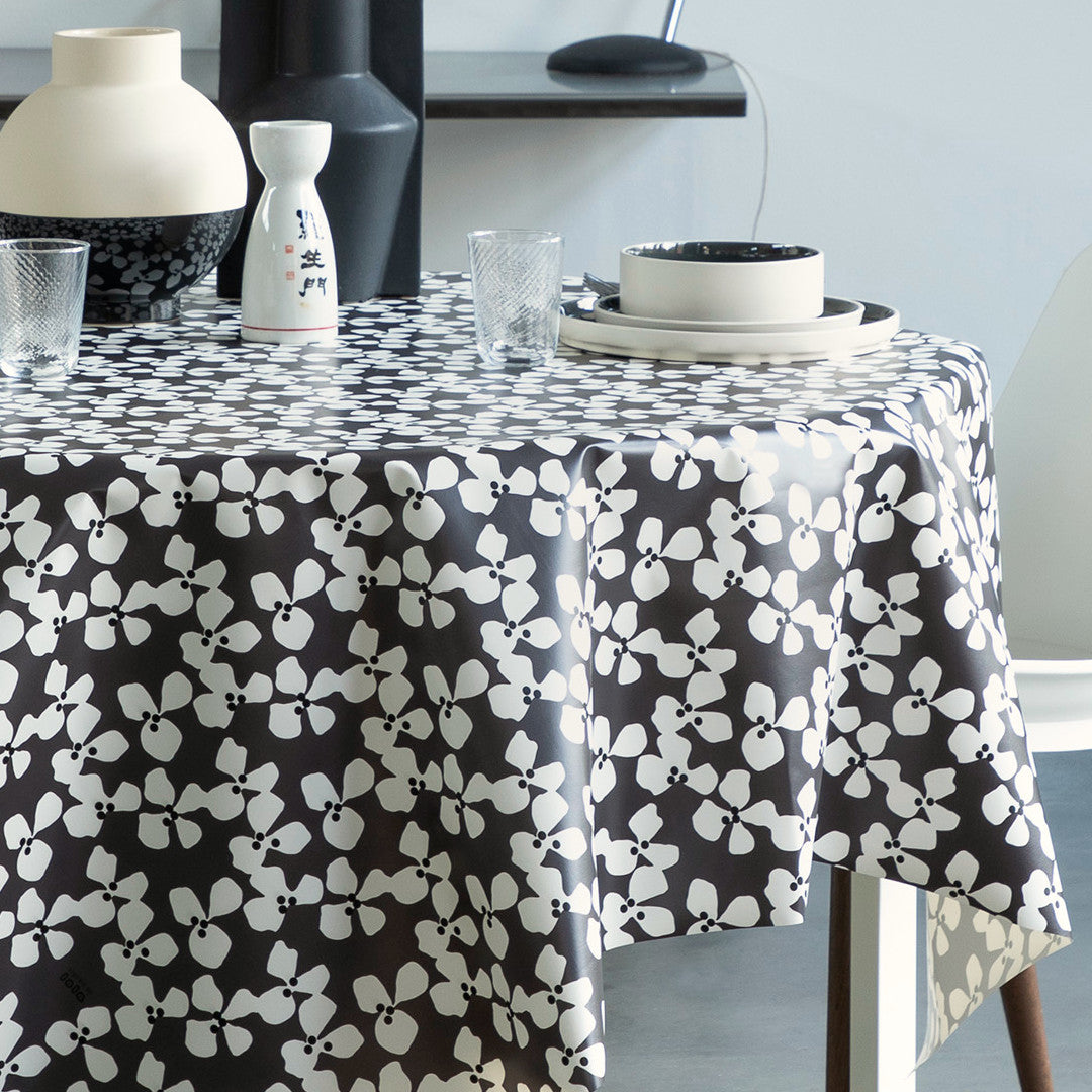 Poppy Graphite - Lola voksdug med grafisk blomsterdesign, hjørne