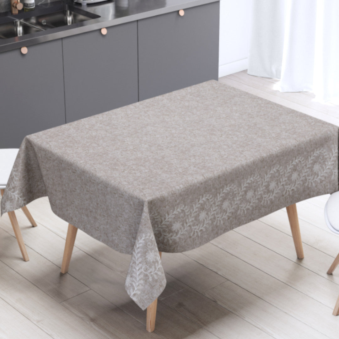 Silva Beige – Beige voksdug med elegant ornamentbort, miljø