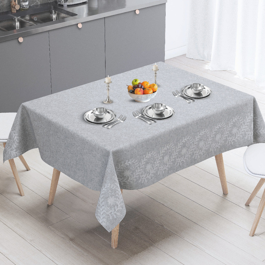 Silva Grå – Grå voksdug med elegant ornamentbort, miljø