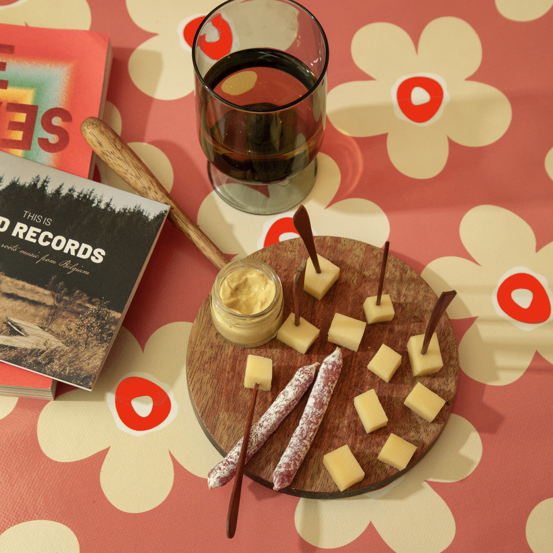 Small Big Flower Punch - Lola voksdug med skønne blomster, nærbillede