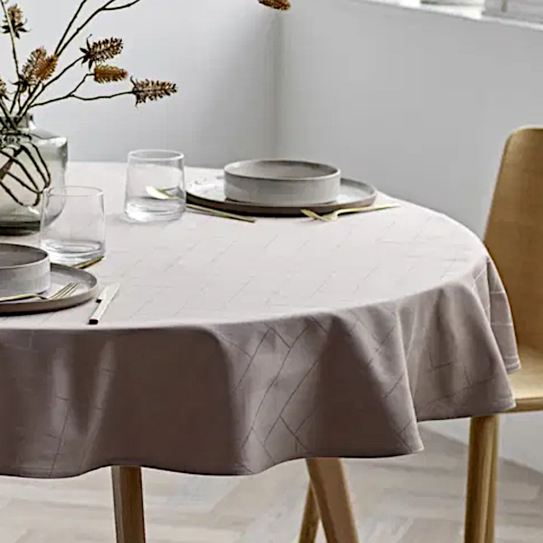 Södahl Tiles Rund Damaskdug Ø 180 cm - Taupe, hjørne