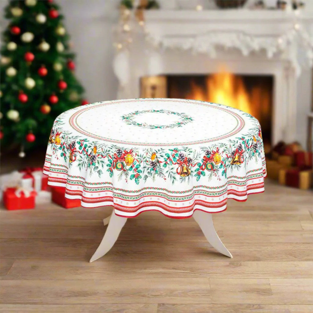 Sylvestre Hvid – Rund akrylbelagt fransk juledug, Ø 230 cm, miljø