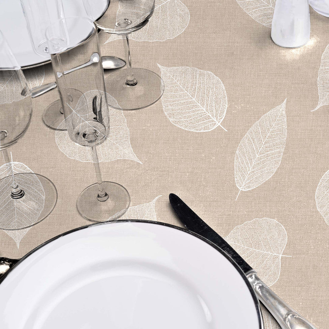 Textilia Feuillys - Rund voksdug i hørlook med hvide stregblade, Ø 155 cm, nærbillede