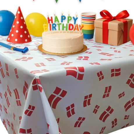 Voksdug til fødselsdag, med danske flag og opdækning