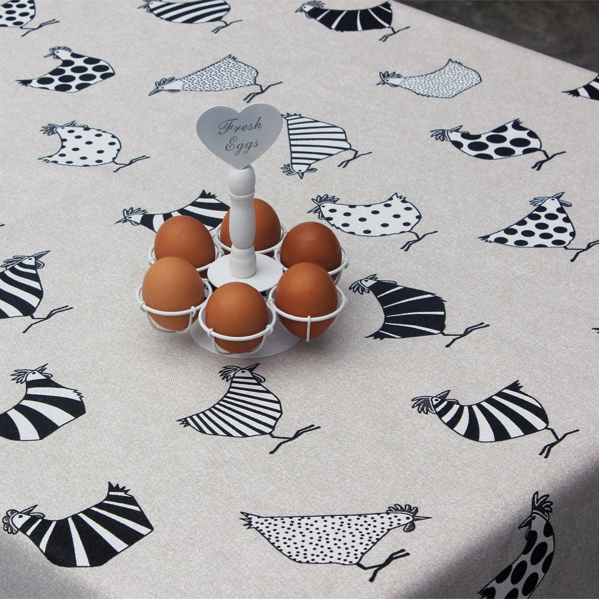 Rego, akryldug med sjove høns, 140 cm bred