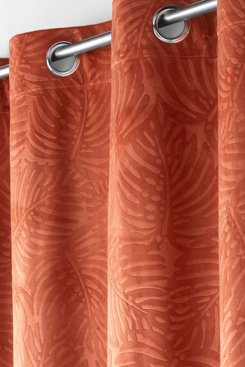 Analia Præget Velour Terrakotta Orange – Mørklægningsgardin 140 x 240 cm, nærbillede