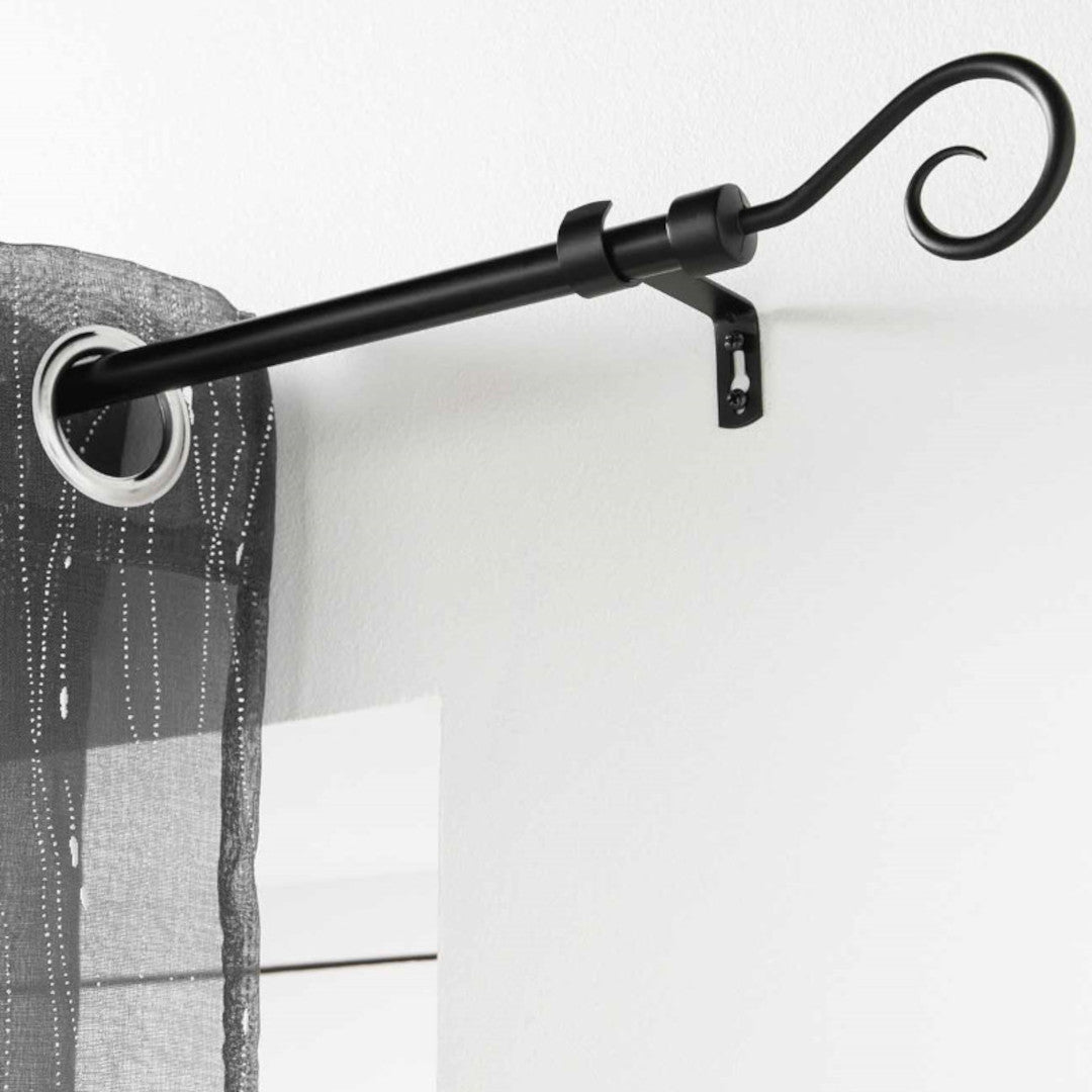 Arabesque Sort – Justerbar Gardinstang 120–210 cm, ophæng