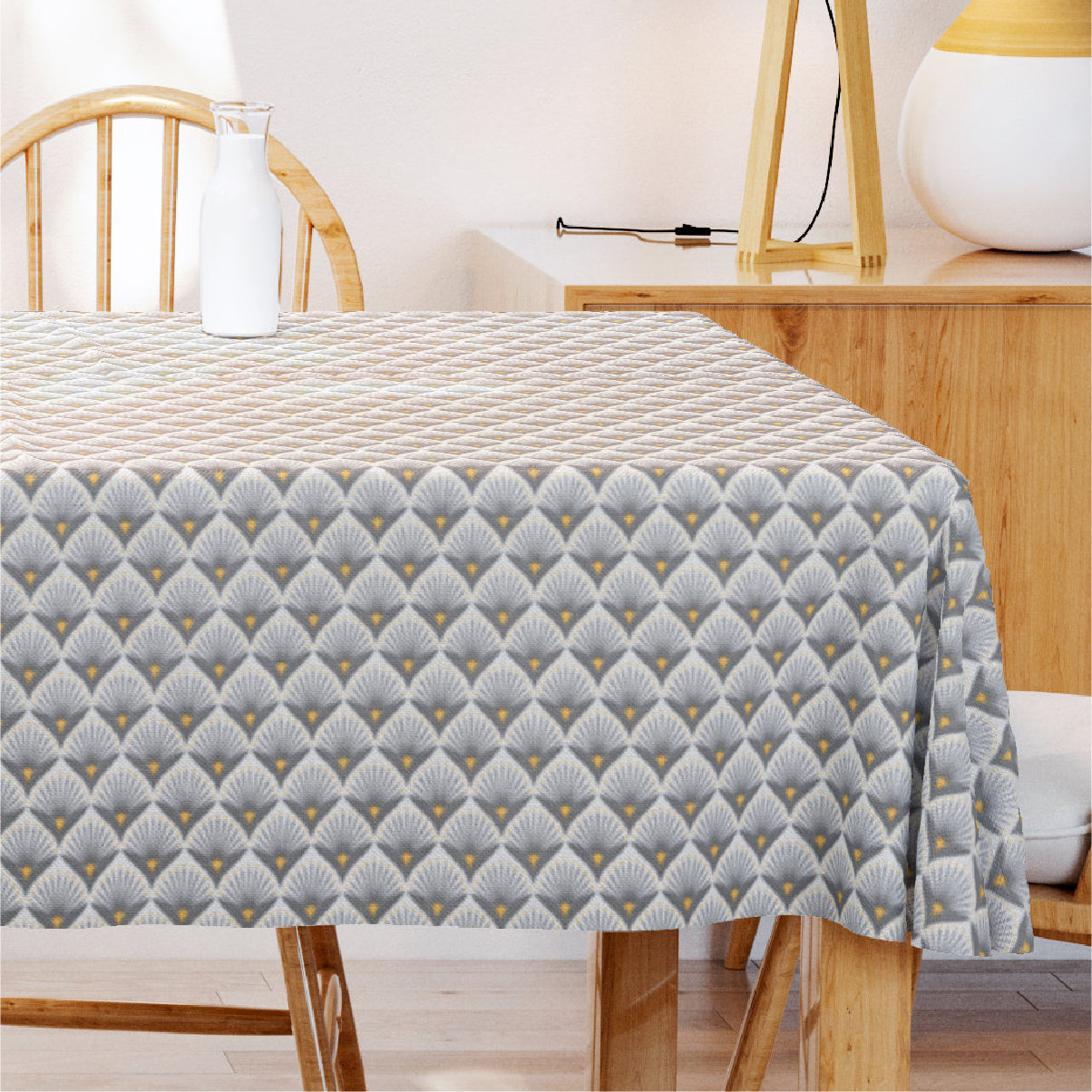 Baker Taupe - Akryldug med flot grafisk motiv