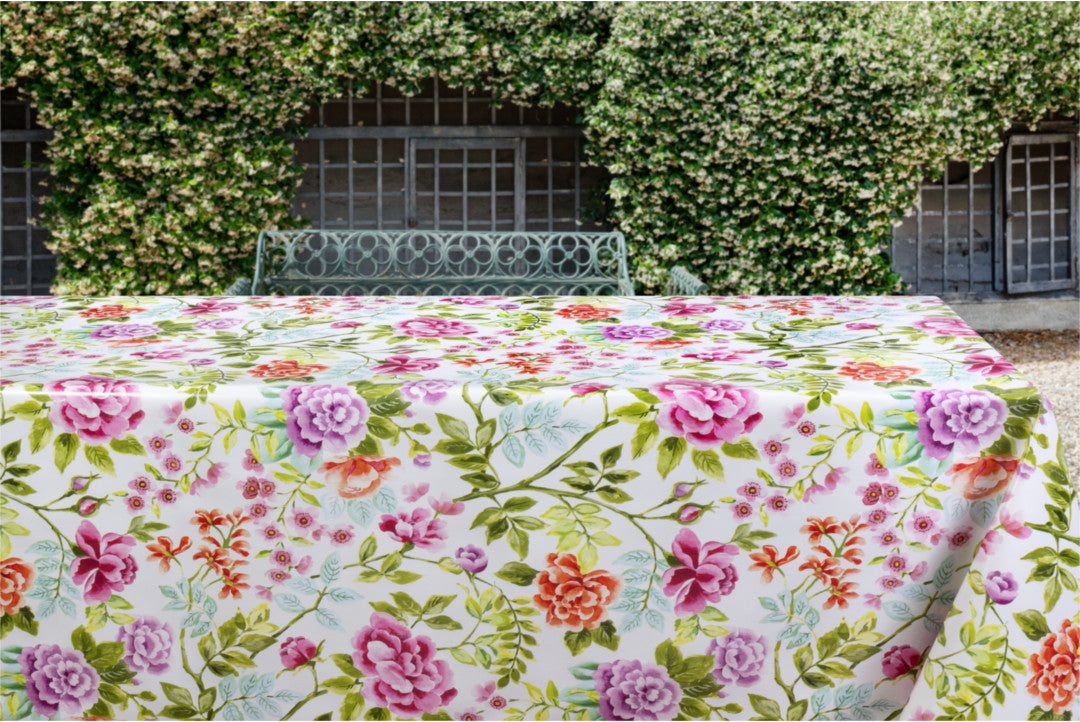 Blomstrende morgenstund - Hvid voksdug med skønne blomster