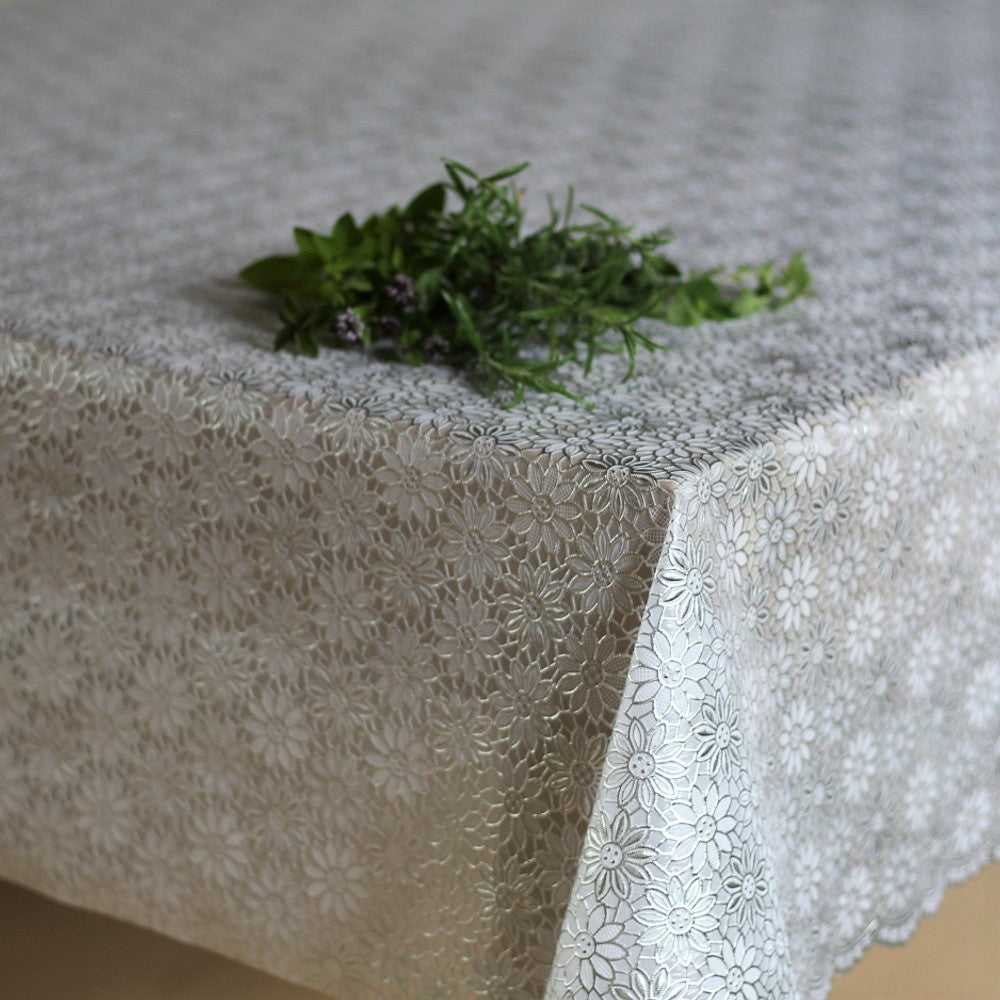 Blondevoksdug, hvid med sølvblomst