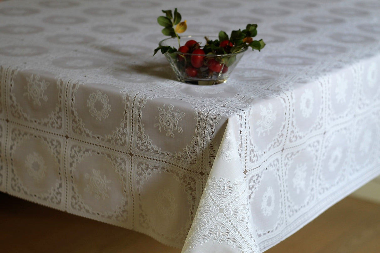 Rund blondedug - Rose med mere, hvid