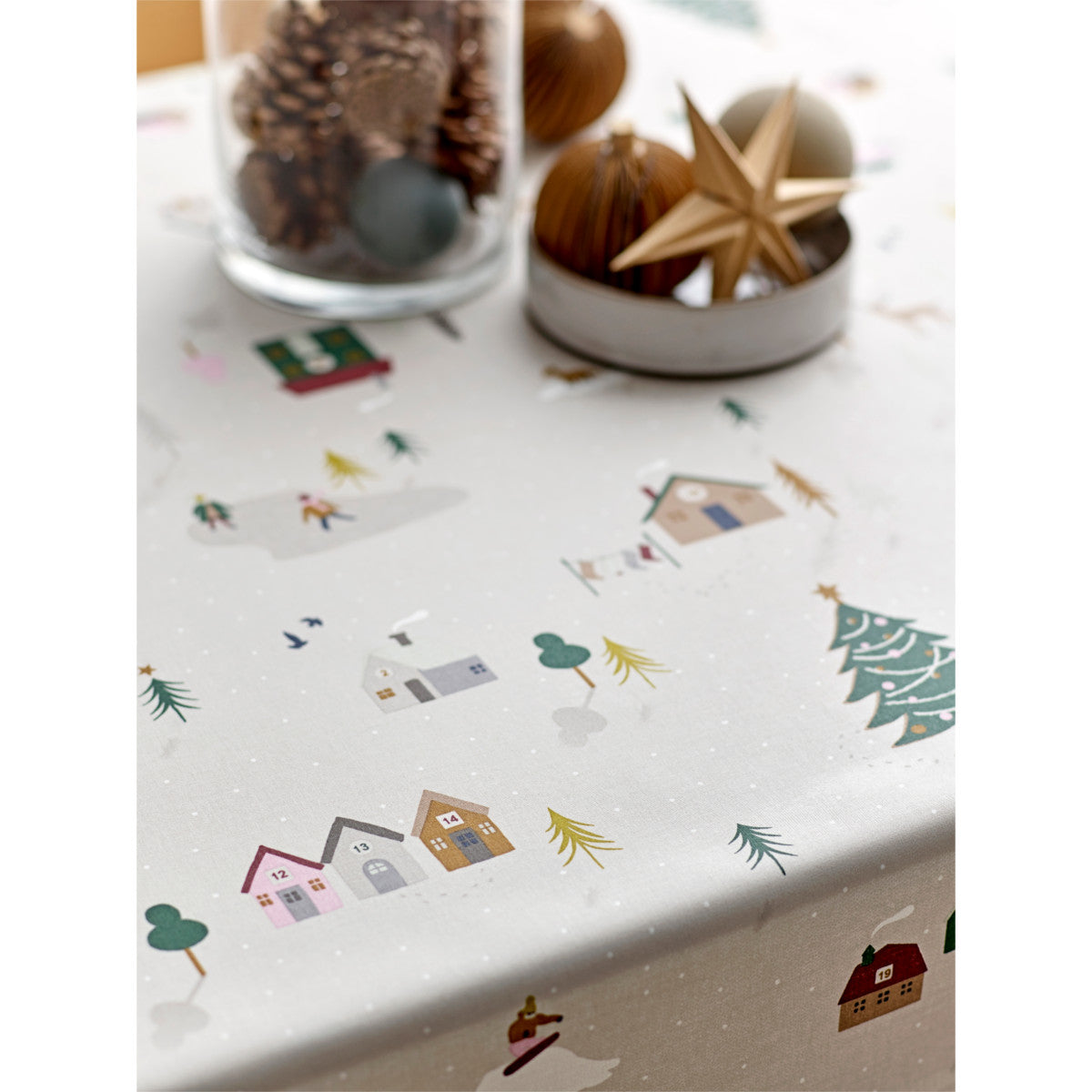 Rund akryldug Ø 138 cm Södahl Christmas Village natur, akryldug med antiskrid