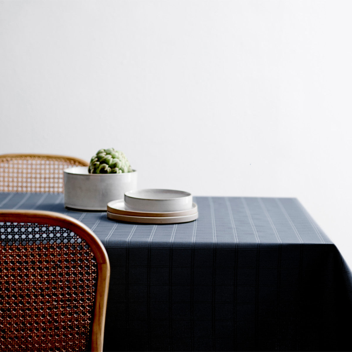 Södahl Clear China blue, klassisk damaskvævet akryldug med antiskrid