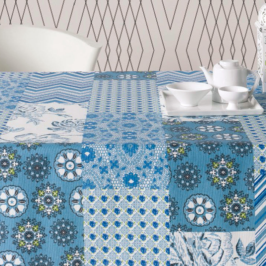 Courbet blå, akryldug med patchwork tern, 180 cm bred