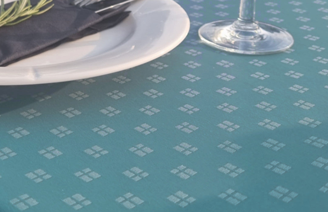 Dannebrog Grøn/blå - Elegant og festlig akryldug med antiskrid