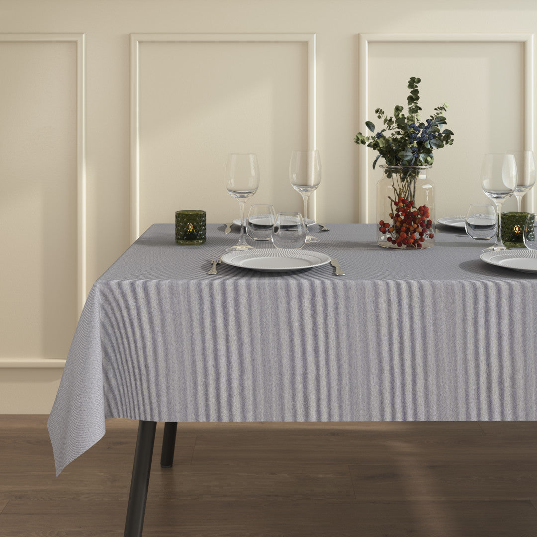 Den Nålestribede Blå - Akryldug med striber og borddækning