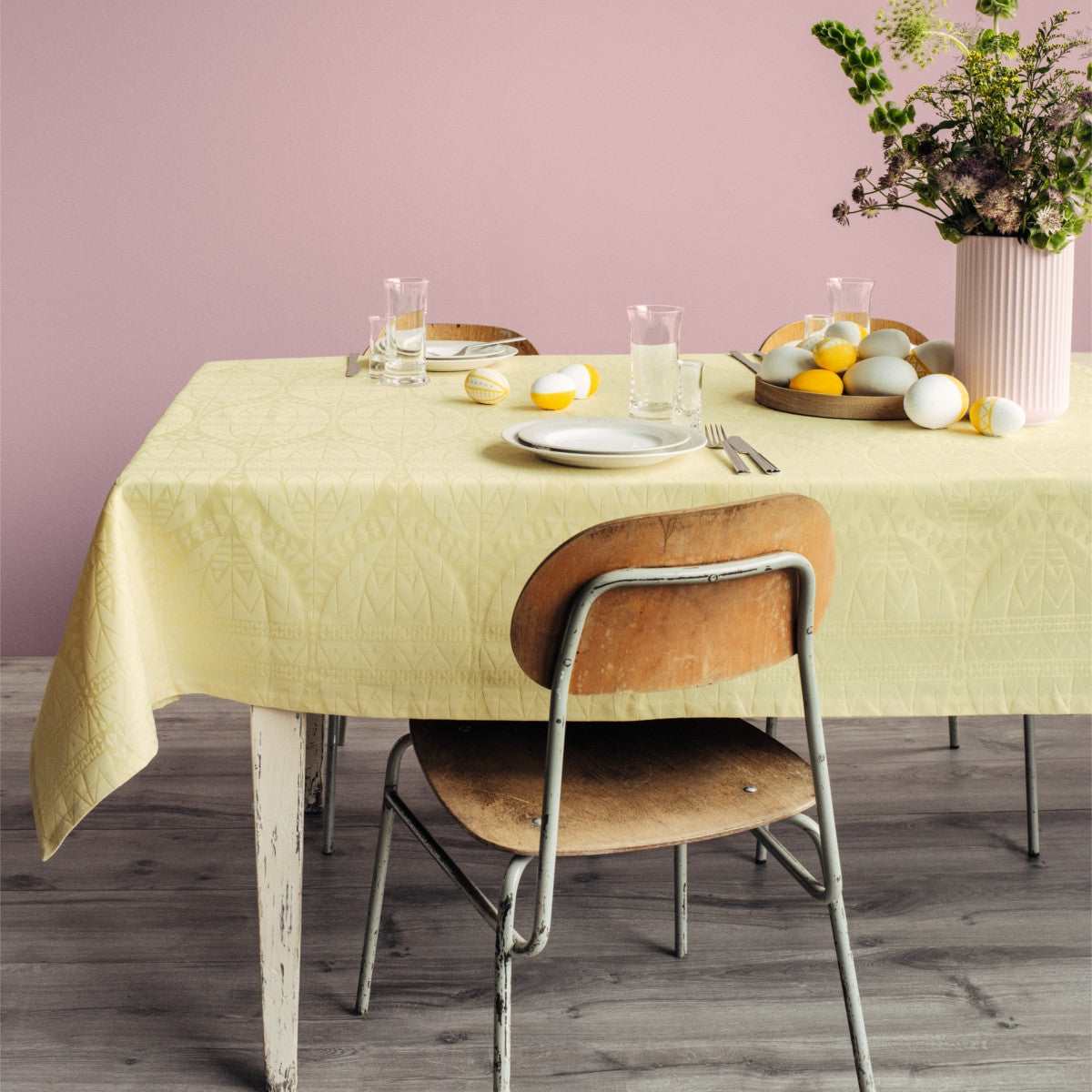 Easter Gul Damaskdug, flot påskedug fra Juna - 150 cm x 320 cm