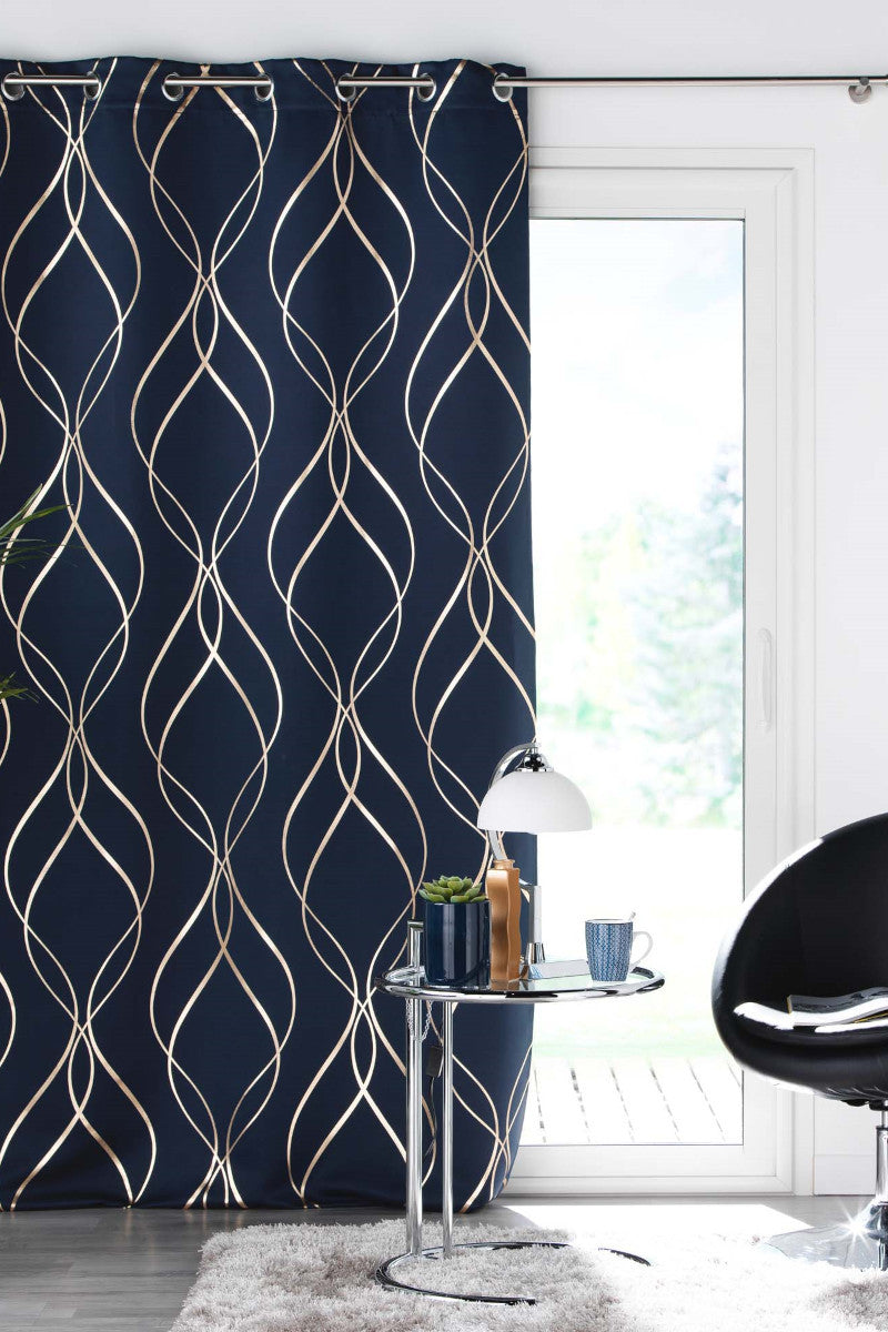 Elise Navy Blå/Guld – Mørklægningsgardin 135 x 240 cm, miljøbillede