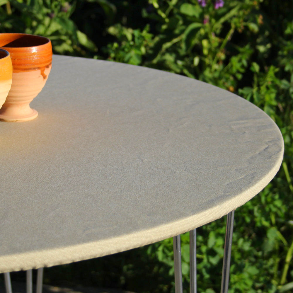 Ensfarvet akryldug sand - rund akryldug med elastikkant - Til bord Ø 60 - Ø 170 cm