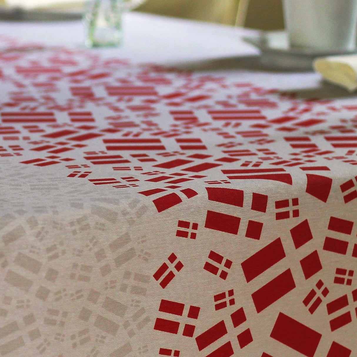 Festdugen med dannebrogsflag - Flot akryldug til fødselsdag og andre festlige lejligheder