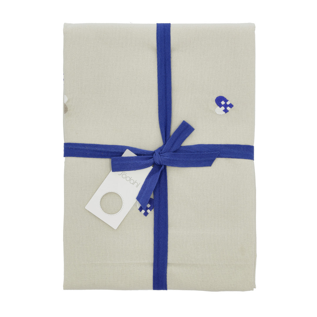 Södahl Christmas Hearts Embroidery Juledug med blå bånd 140x220