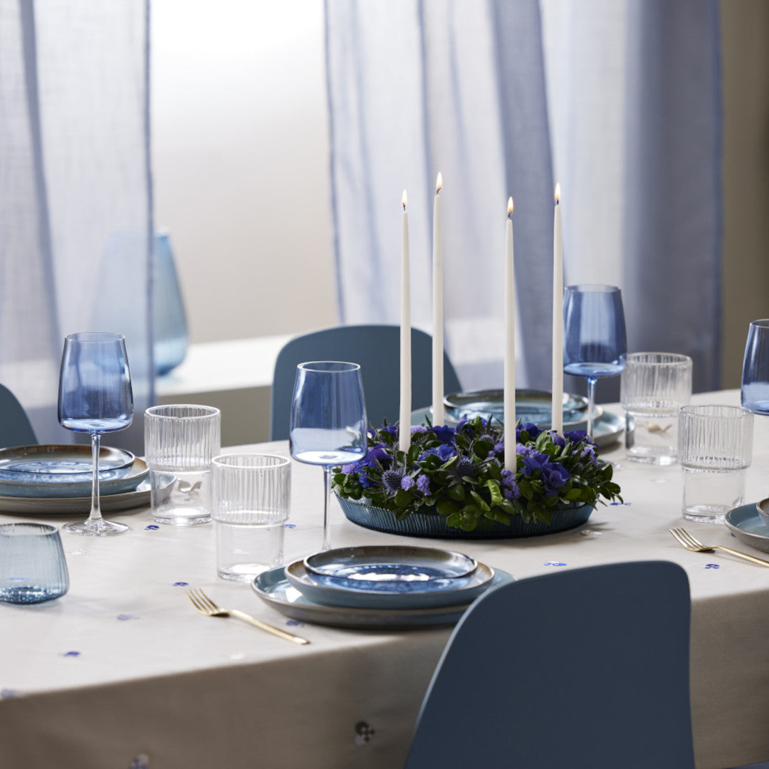 Stilrent julebord med Södahl Christmas Hearts Embroidery Juledug 140x220