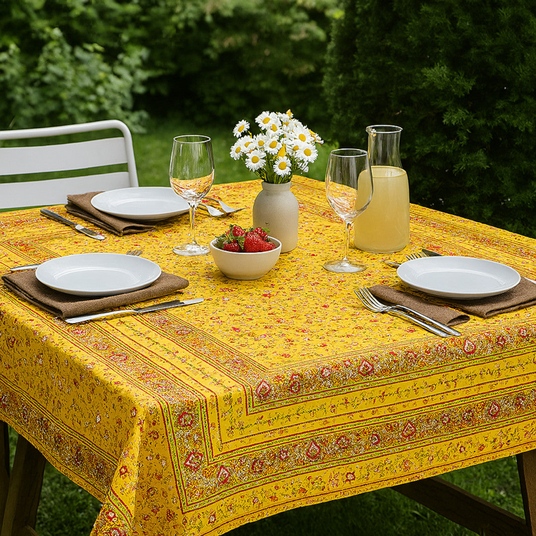 Fleurs Des Champs Gul - Rektangulær provencedug 160 x 160 cm