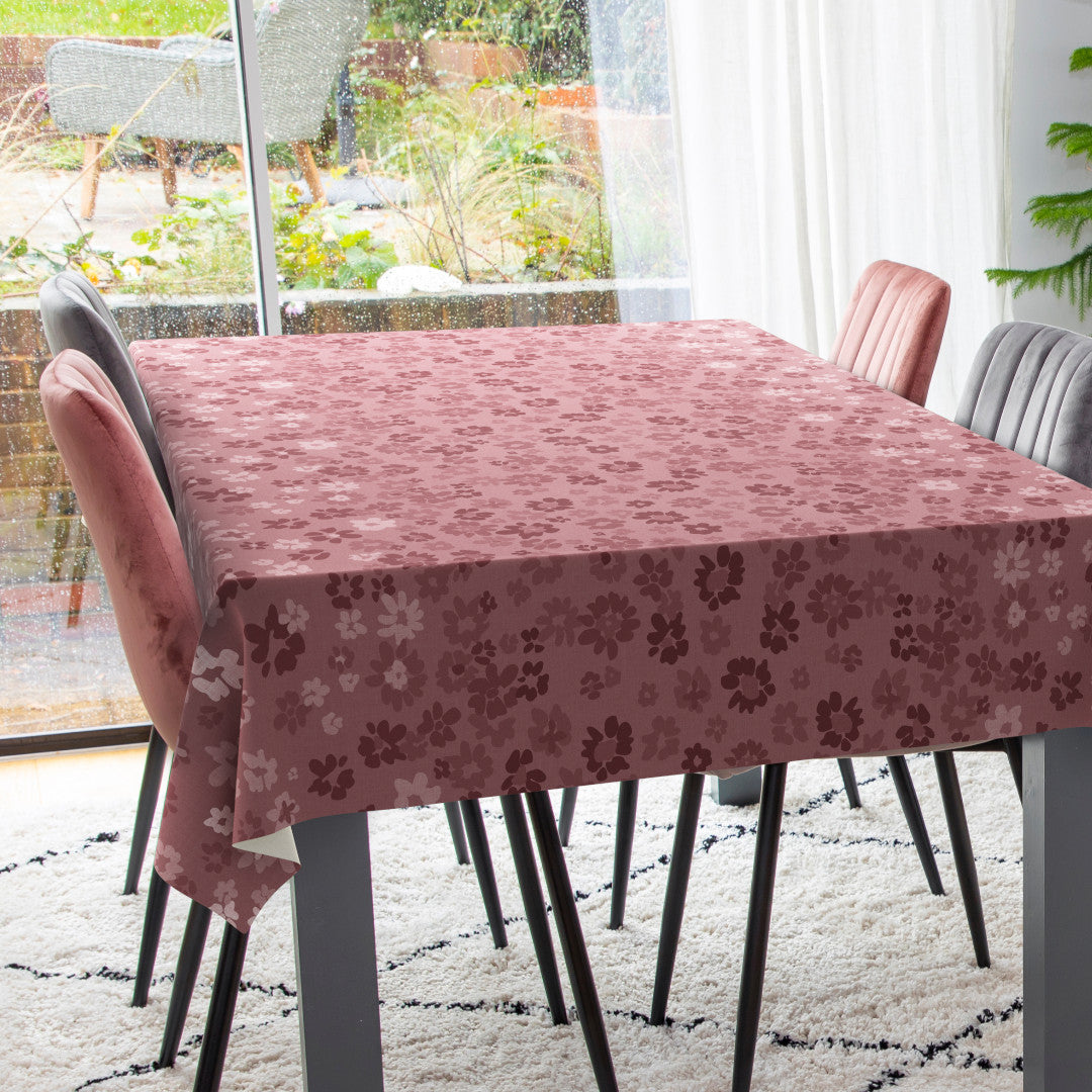 Flory Ruby - Elegant voksdug med romantisk blomstermotiv, miljø