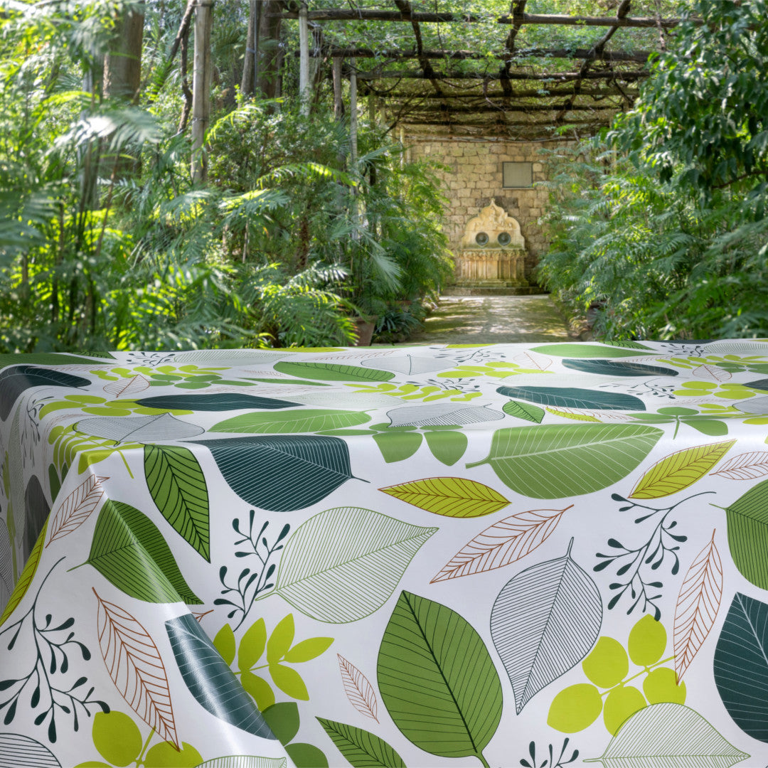 Foglie Grøn - Hvid voksdug med blade i forskellige grønne nuancer