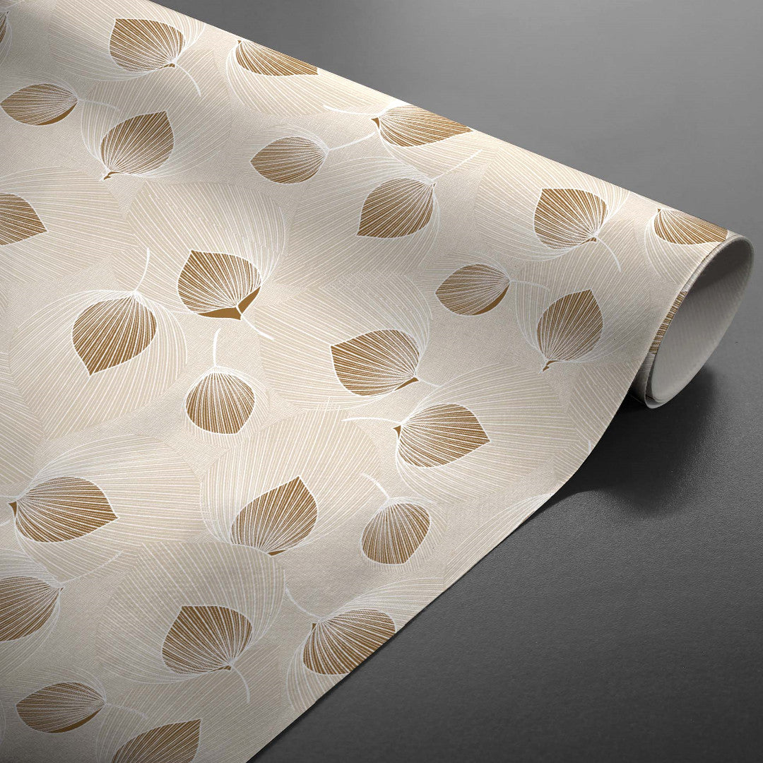 Rullet Helga Creme voksdug med bladstruktur og diskret sølvglimmer