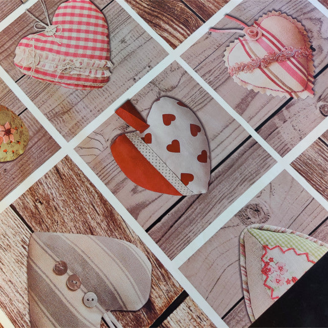 Jul med Hjerter - Julevoksdug med romantiske stof hjerter