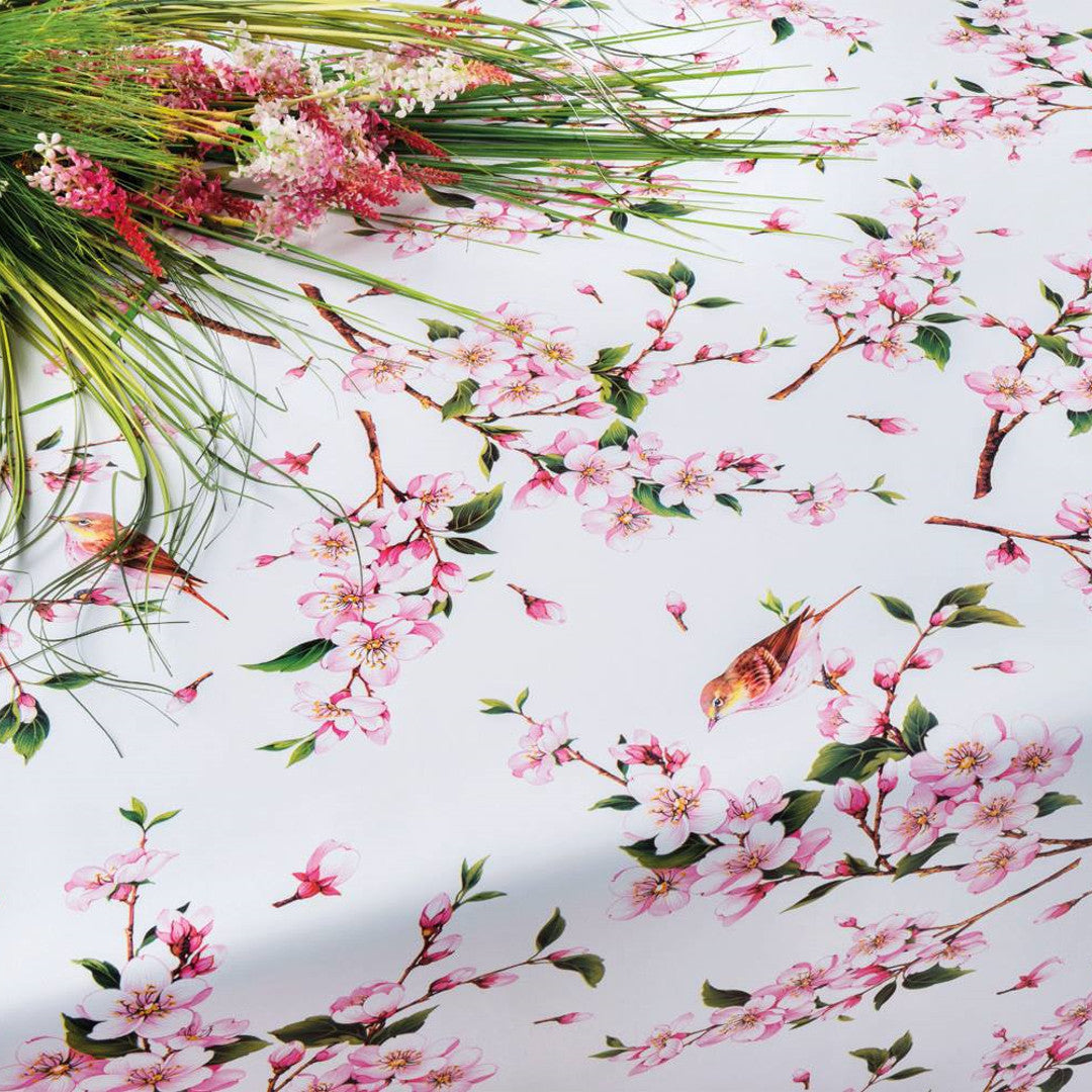 Japansk kirsebær i blomst - Hvid voksdug med kirsebærblomster og fugle