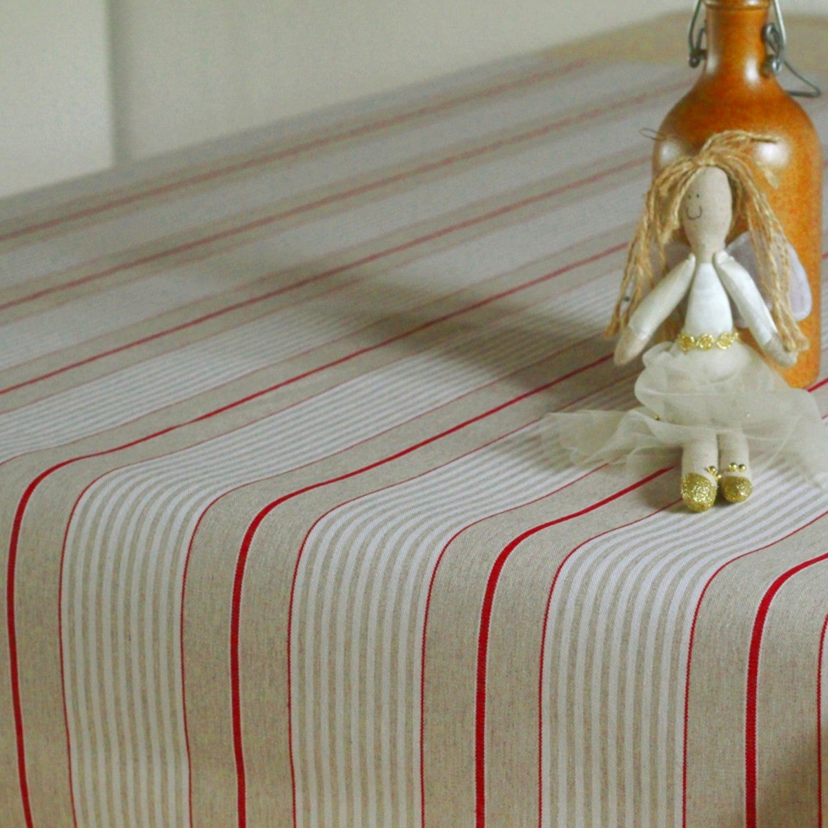 Juledug Olmer Strib Rød - akryldug i hørlook