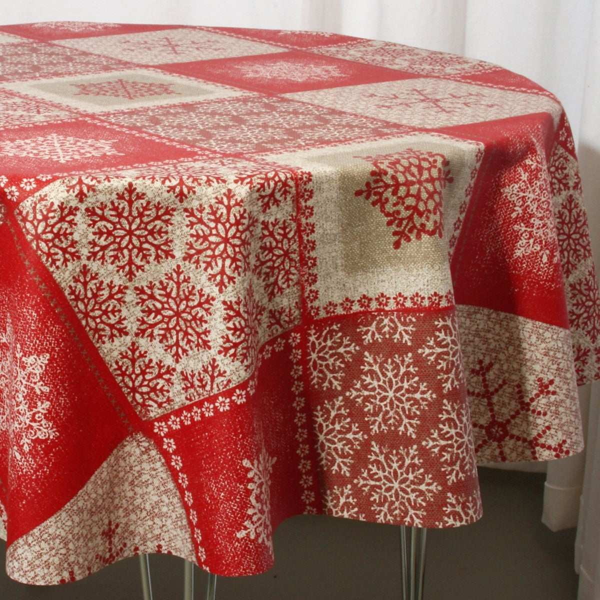 Juledug Frozen Rød, akryldug i 90% bomuld/10% polyester - 150 cm bred