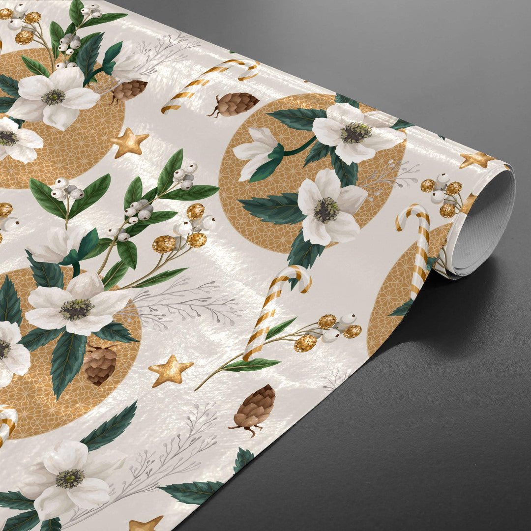 Rullet råhvid julevoksdug med juleroser, snebær og kogler